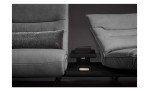 Basis-Trapezsofa 4905 in der Farbausführung Smoke, Detailfoto vom Tisch